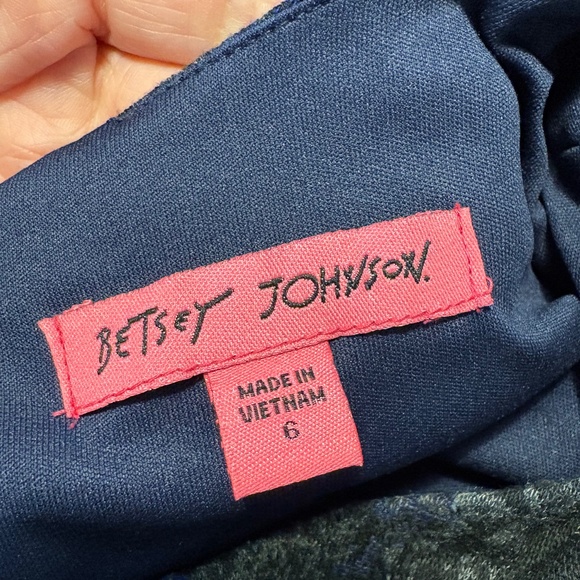 Betsey Johnson dress - asymmetrical hem - size 6 - Picture 3 of 9